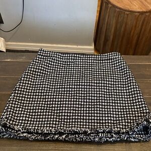 Kate spade defaced Stylish Black and White Houndstooth Skirt NWOT